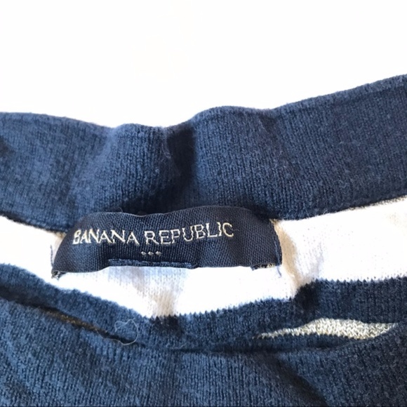 Banana Republic White, Gold, Navy Blue Sweater - Picture 4 of 4