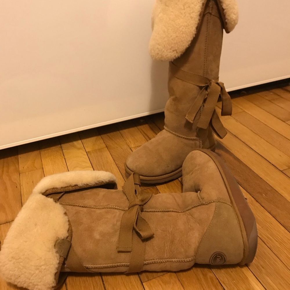 EMU Hi Hipper Boot size 7 (fits 8)