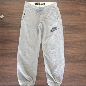 Nike Crop Sweatpants
