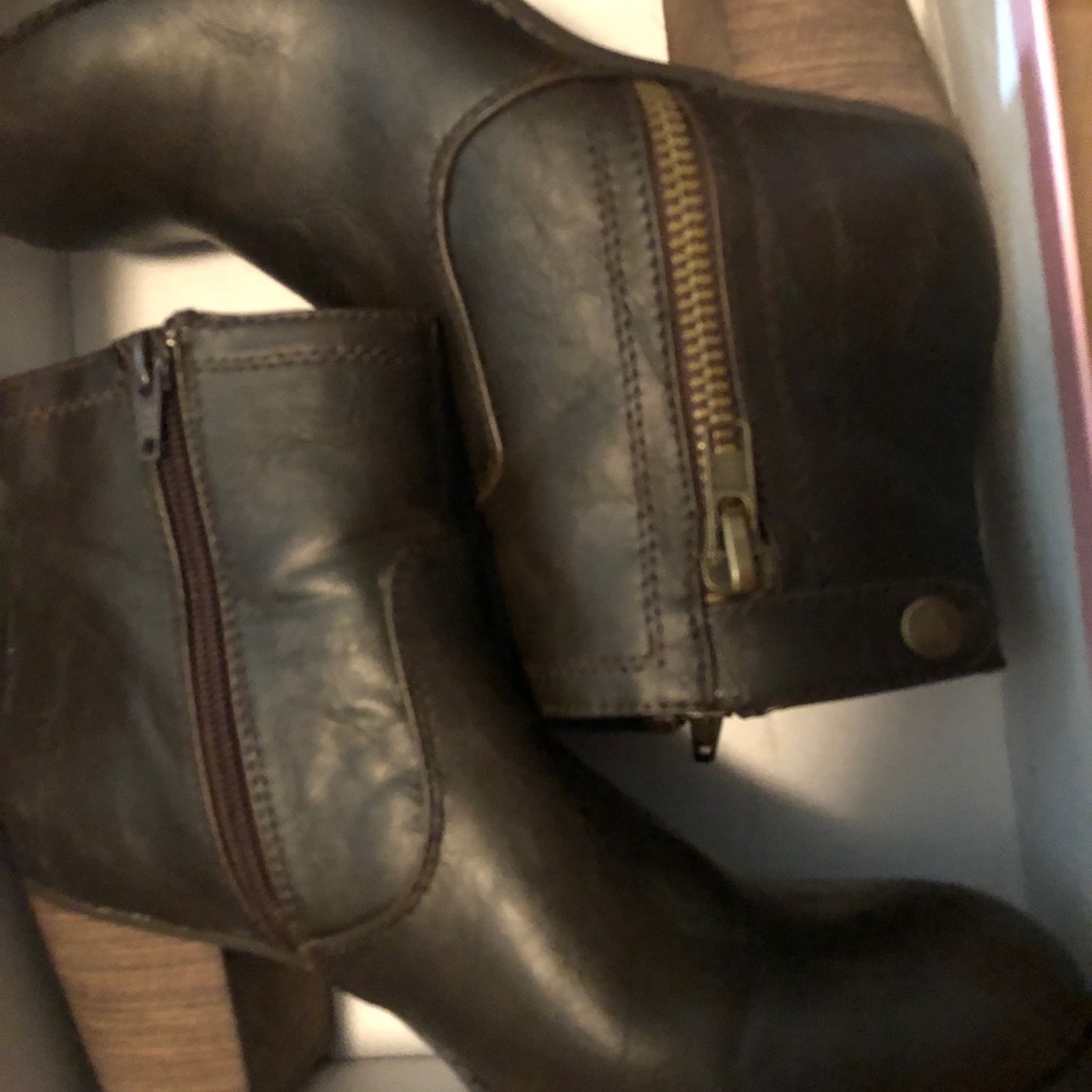 Crown Vintage booties