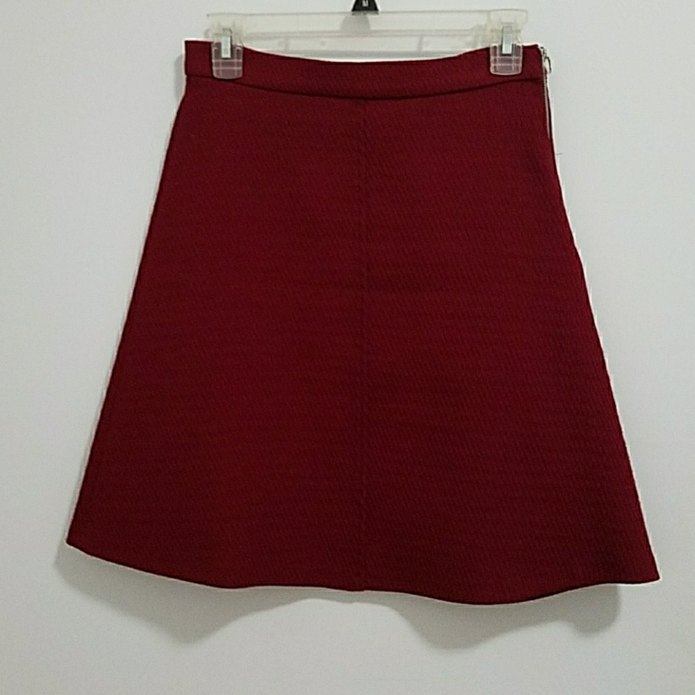 💥MOVING SALE💥 Zara maroon A-line skirt!
