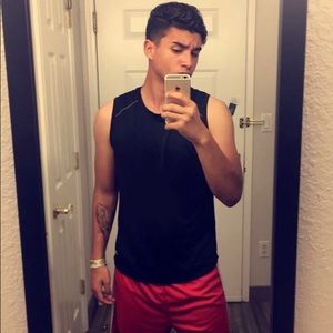 Meet your Posher, Victor