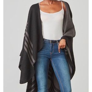 BB Dakota cozy poncho NWT