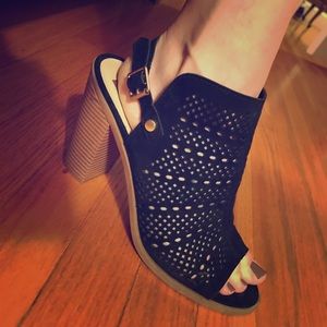Laser cut peep toe heels. Size 9