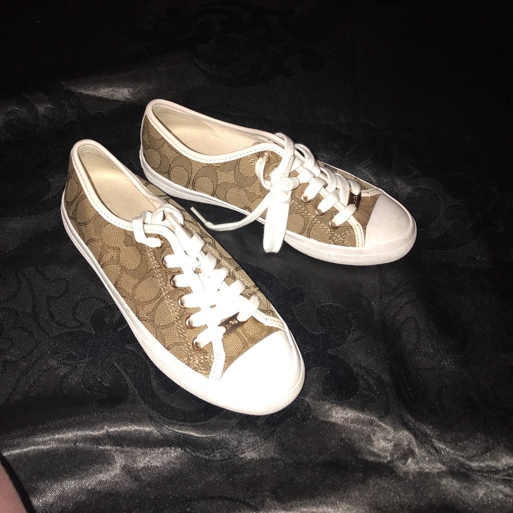 Coach sneakers 6.5 like new