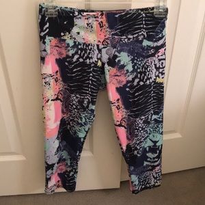 Onzie crop multi-colored pattern leggings