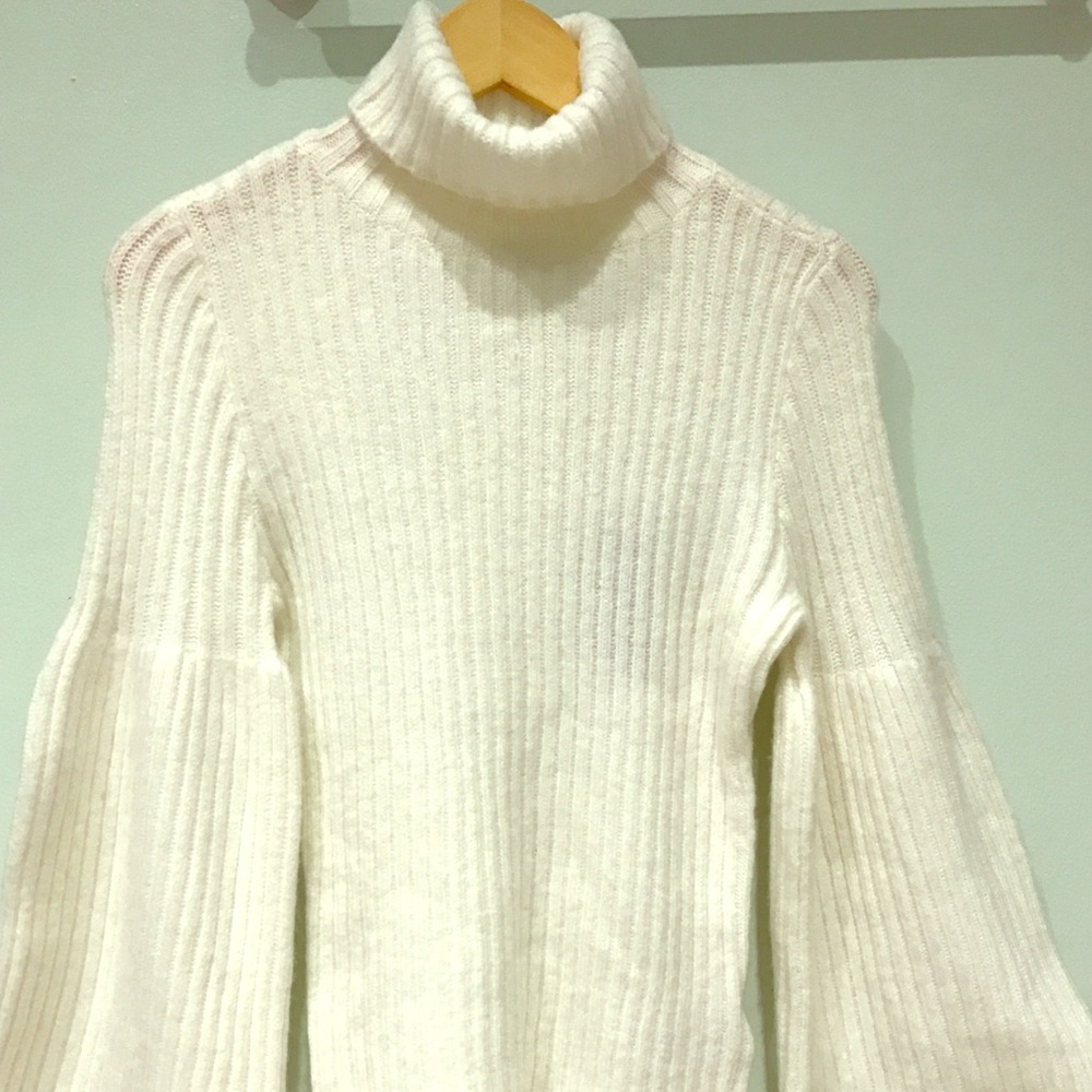 Guess knit sweater in white color