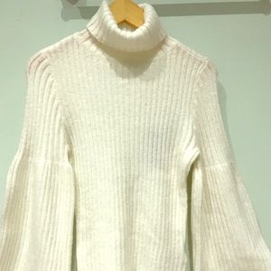Guess knit sweater in white color