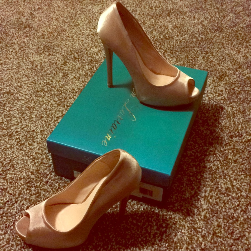 Lauren Lorraine silk nude pumps