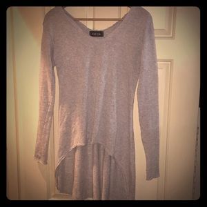 Grey high-low tee.