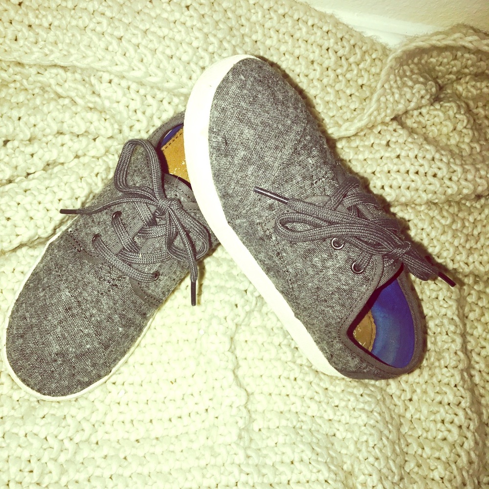 EUC TOMS Shoes Slip Ons