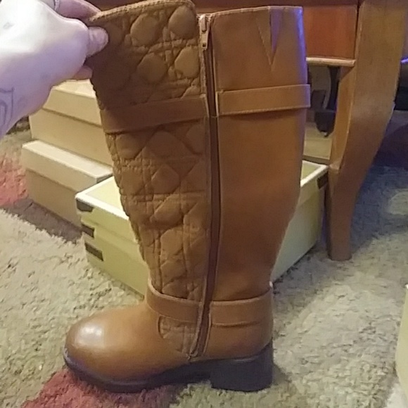 Boots - Picture 2 of 3