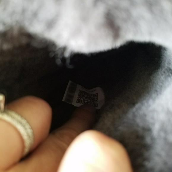 UGG Women's Classic Tall II Boot sz.6, run big - Picture 6 of 7