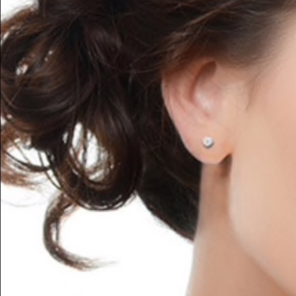 ❗️NEW❗️ sterling silver diamond stud earrings - Picture 4 of 4