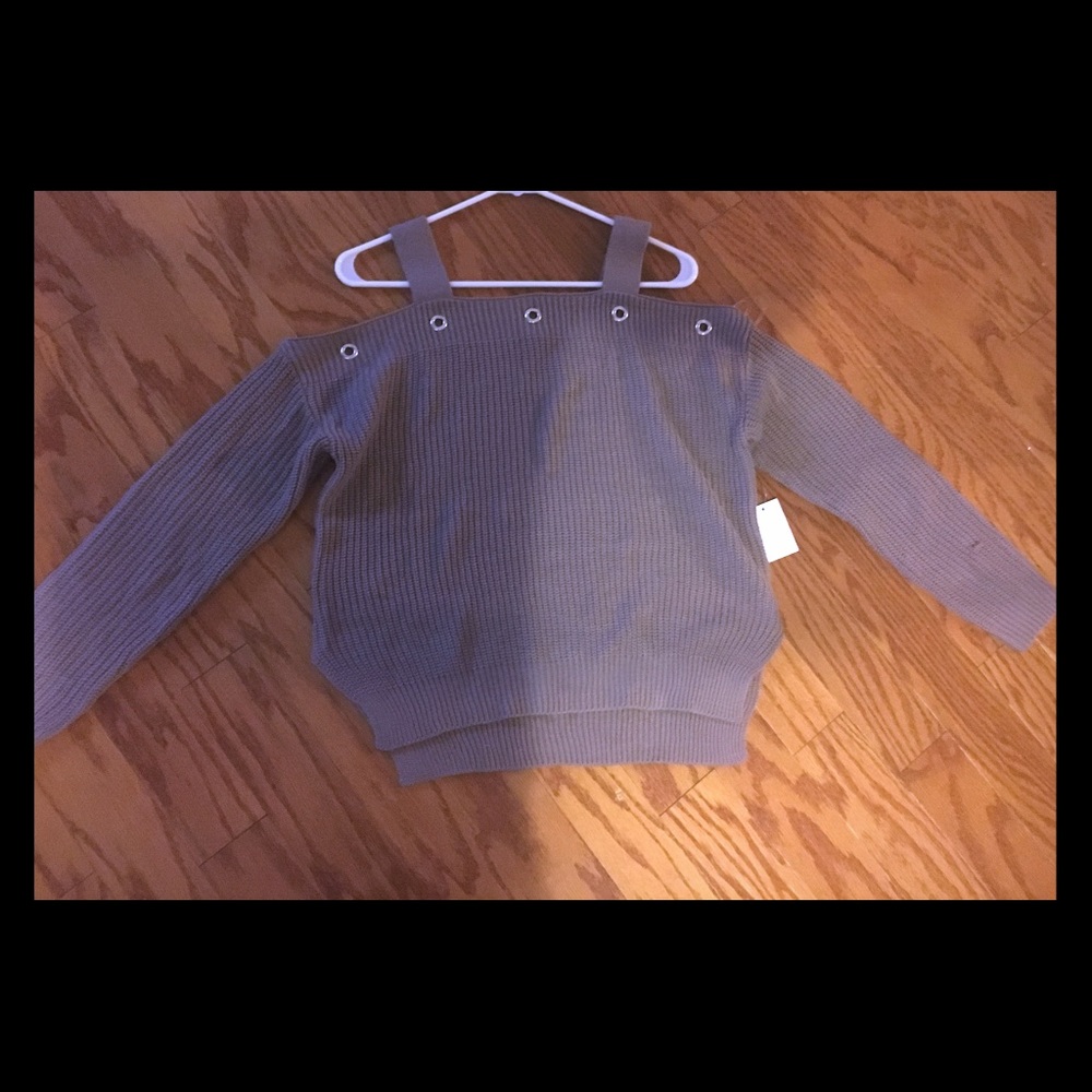 Cold shoulder sweater NWT