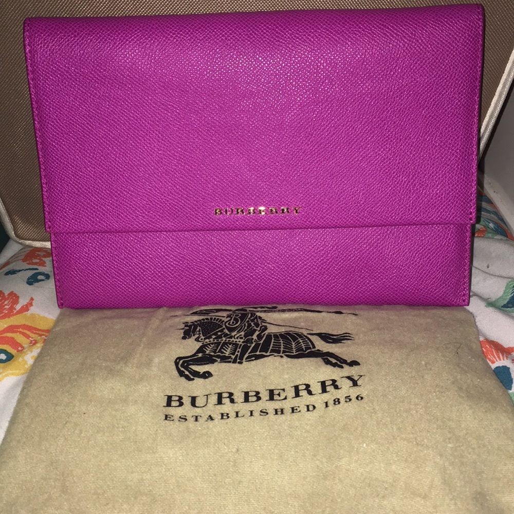 Burberry iPad cover