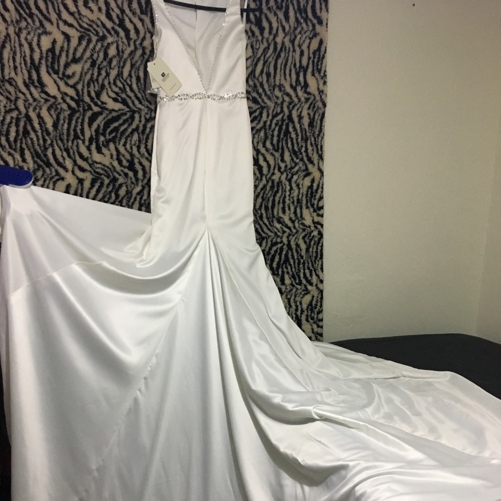 Ivory wedding dress