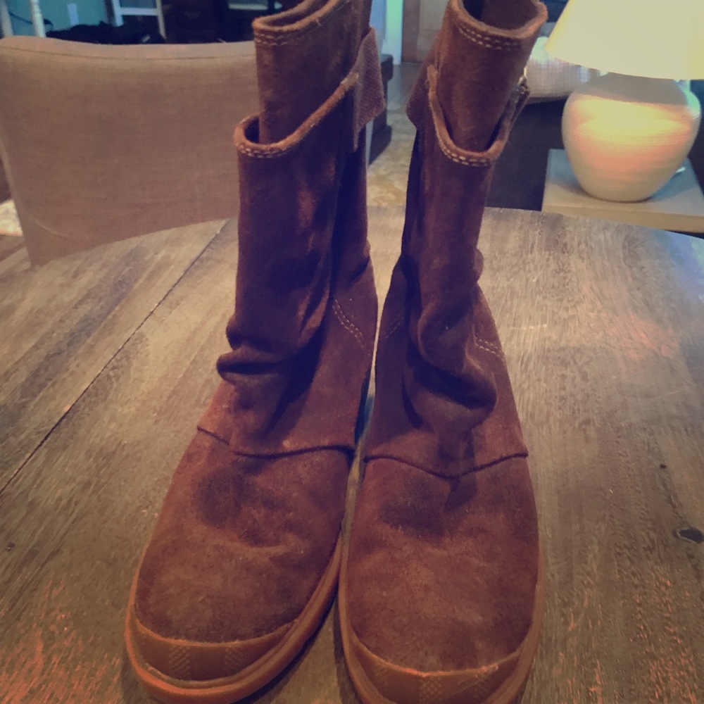 Dark brown Sorel boots!