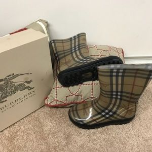 Burberry rain boots!!