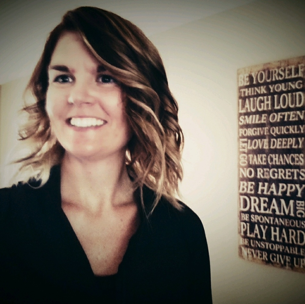 Meet your Posher, Lora