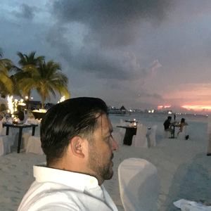 Meet your Posher, Jose