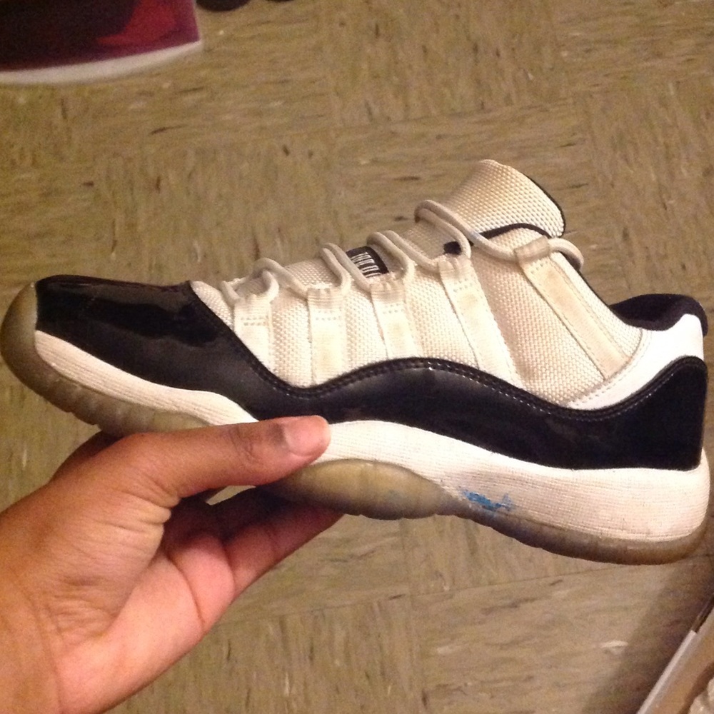 Low top Jordan 11