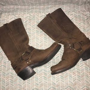 FRYE HARNESS 12R LEATHER BOOTS!