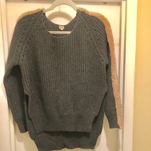 Sweater with furry sleves
