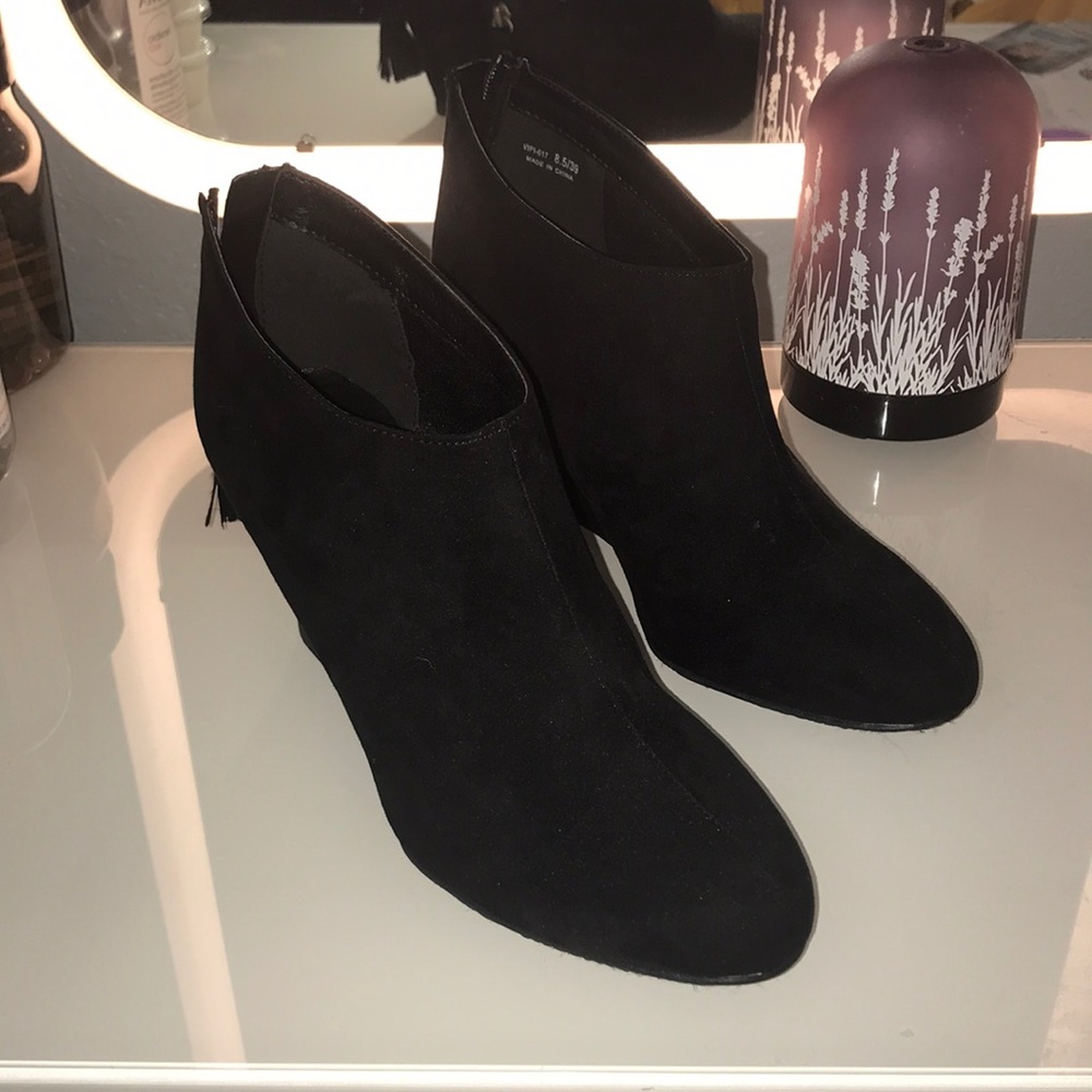 CL by Laundry wedge heels