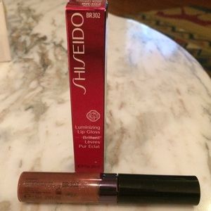 Shiseido Luminizing Lip Gloss BR302