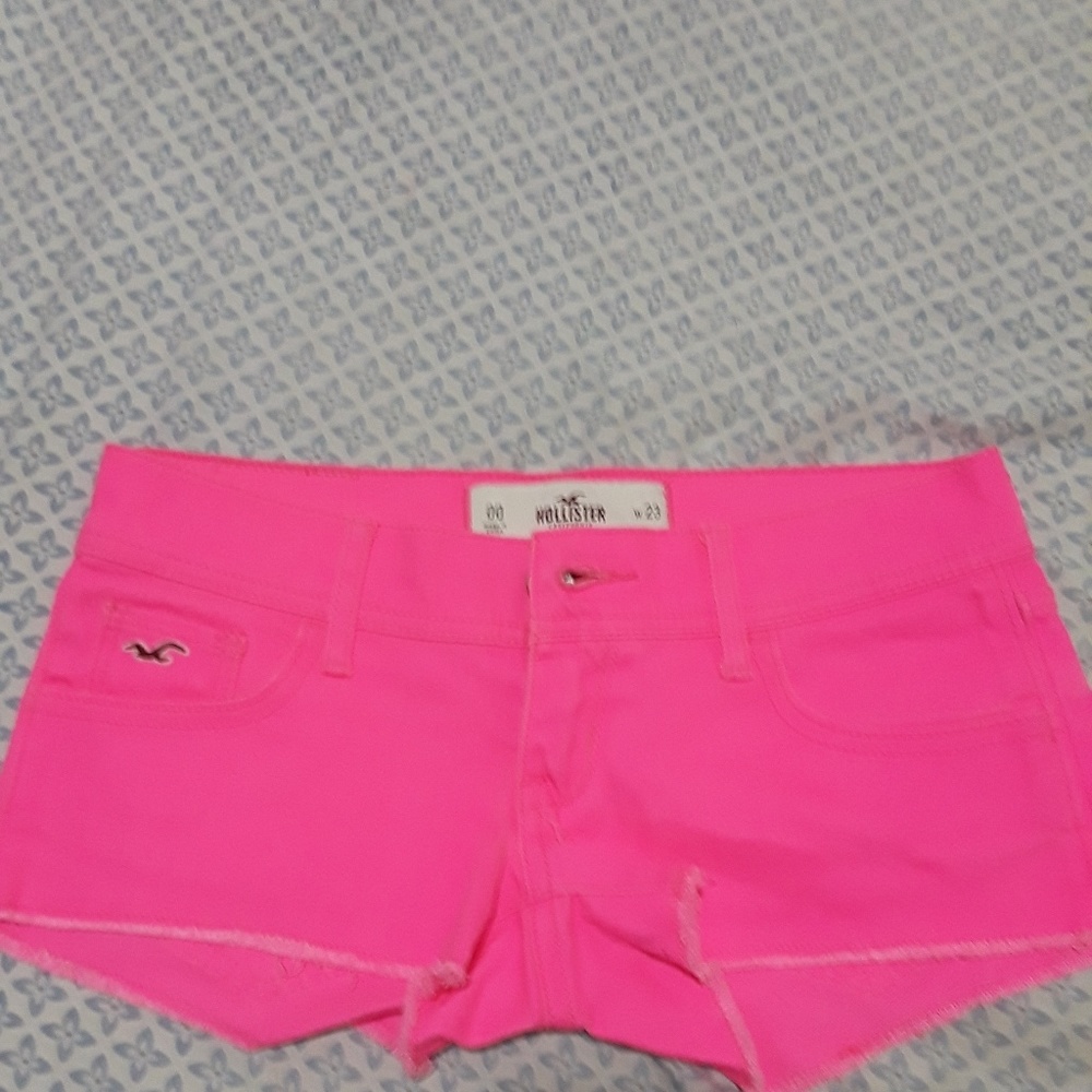 Super cute Hollister hot pink shorts !