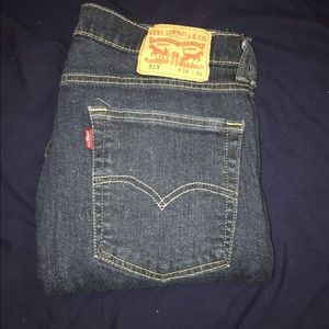 Bleu denim Levi Strauss jeans