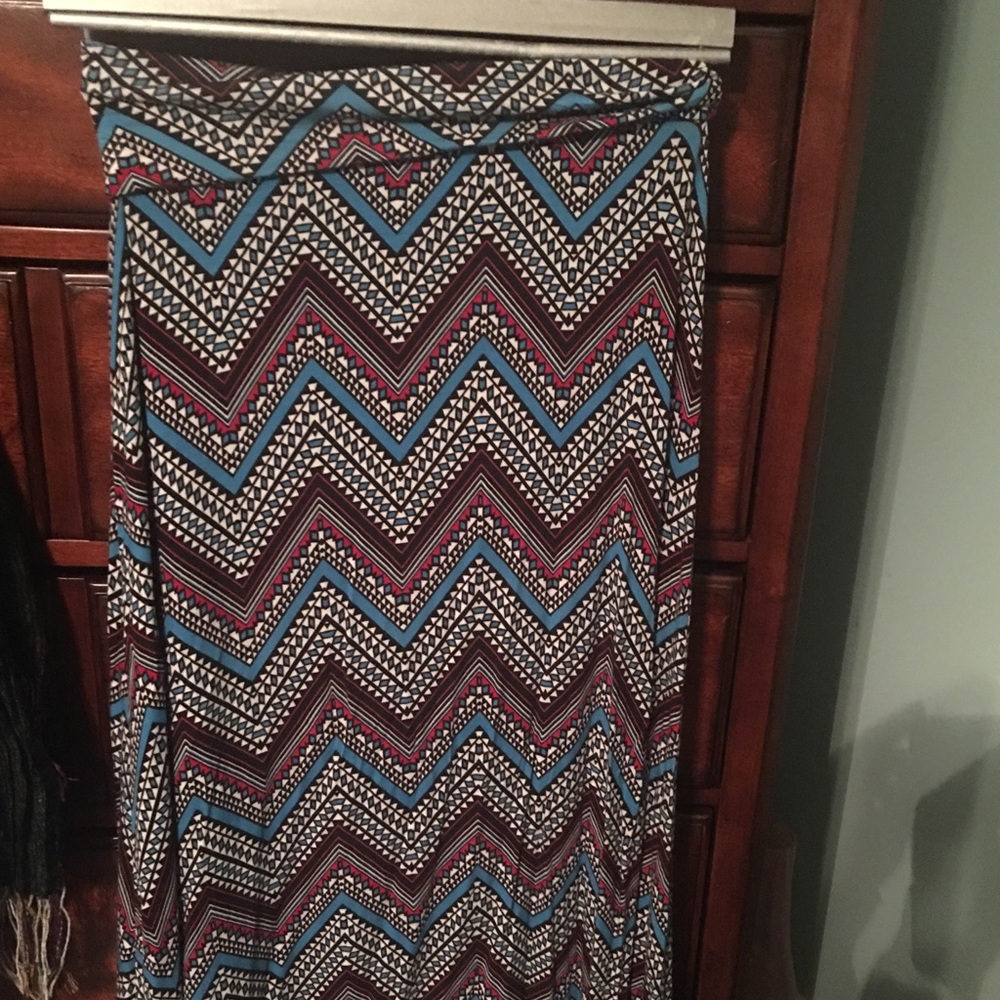 Amazing flattering long skirt