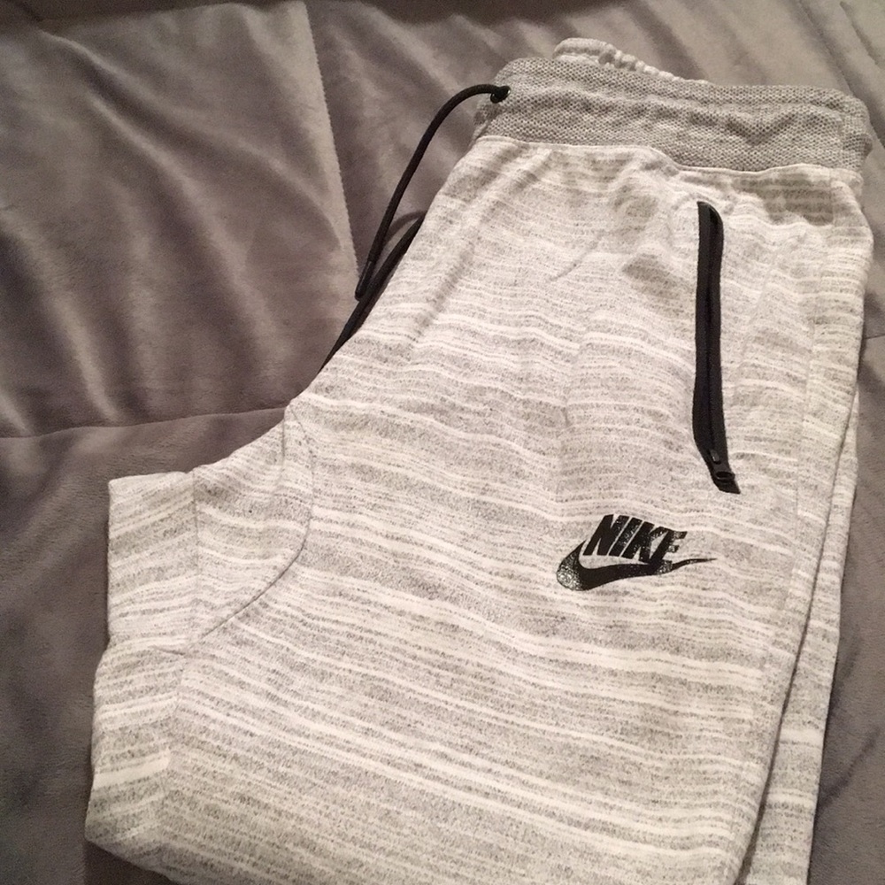 NWOT Nike Joggers!!