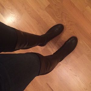 Authentic Stuart Weitzman 5050 Boot
