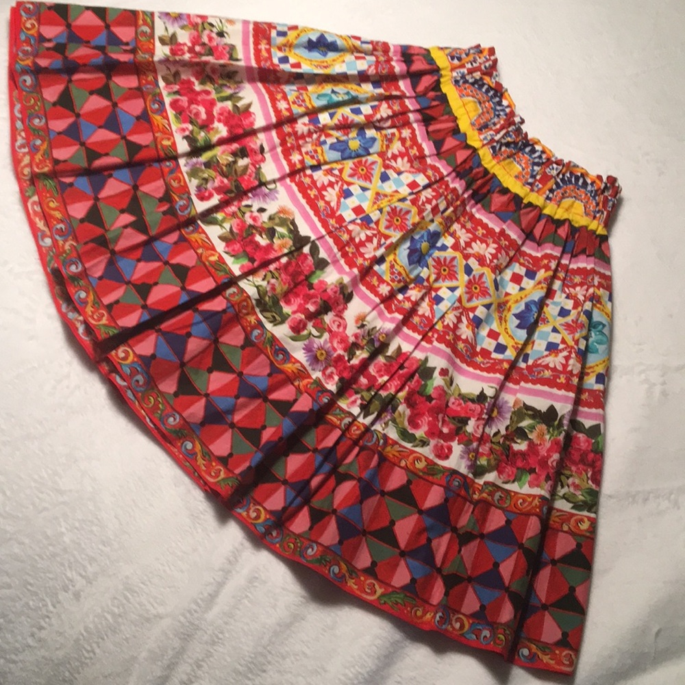 NEVER WORN DOLCE & GABBANA MAMBO PLEATED SKIRT