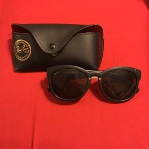 RAYBAN BLACK SUNGLASSES