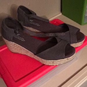 Toms wedge shoes