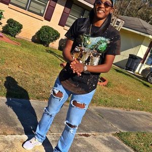 Meet your Posher, Alexis