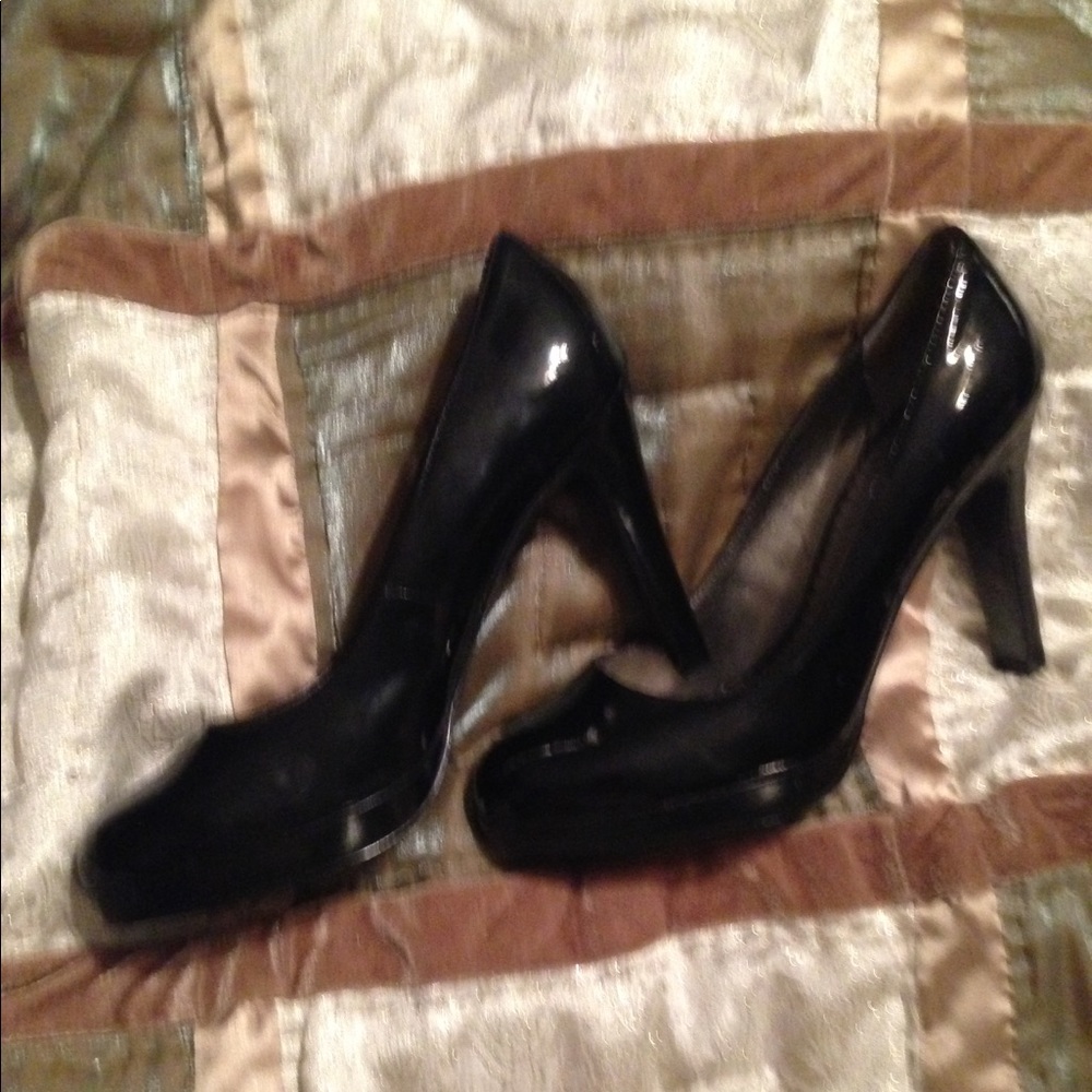 Jessica Simpson high heels