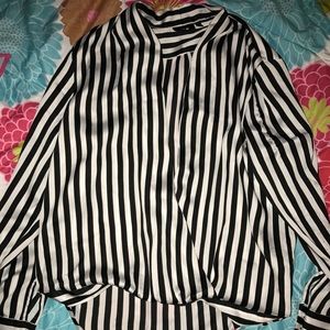 Black and white stripe top
