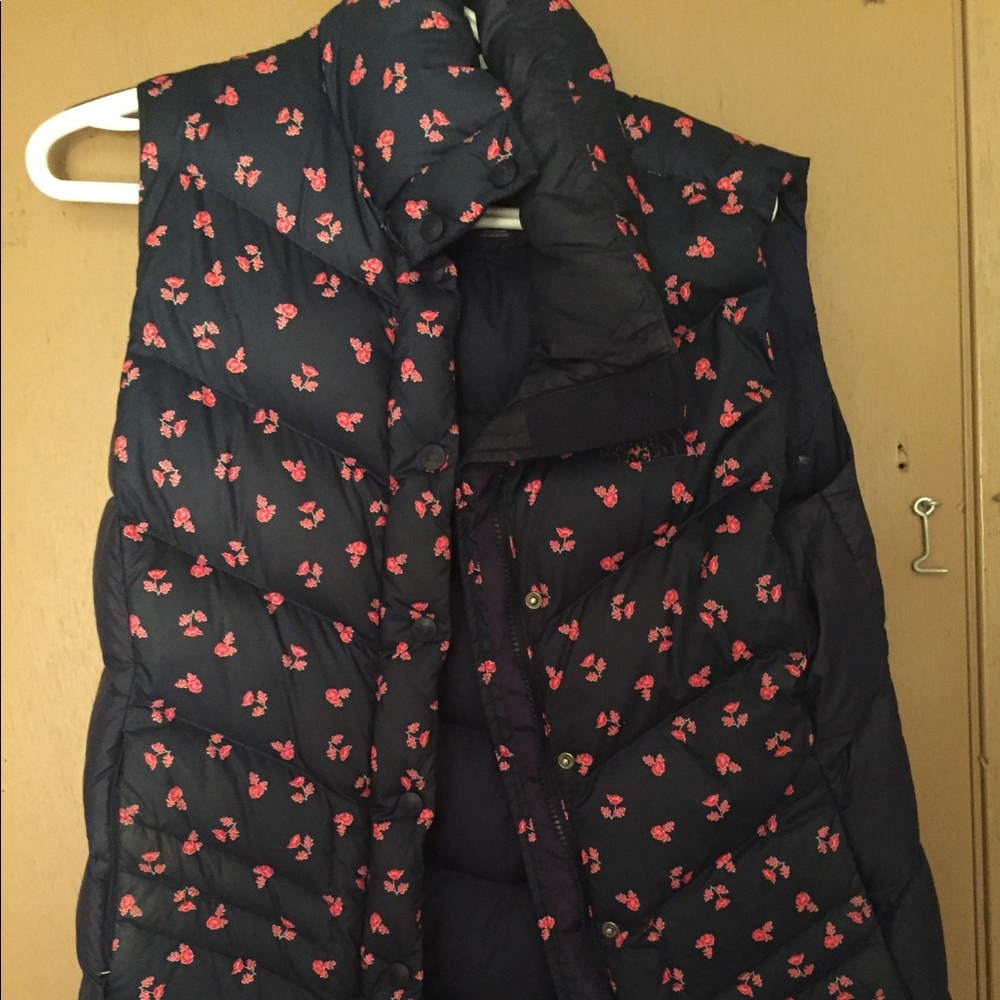 North Face Vest LAST CHANCE or going to goodwill