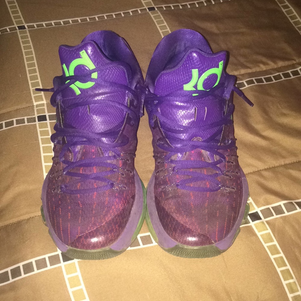 Kd 8 purple and green