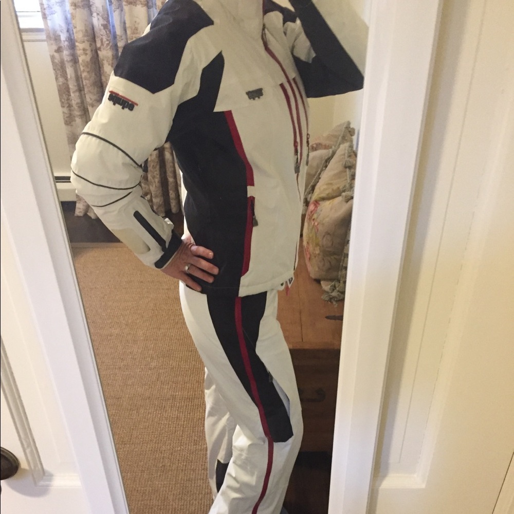 Helly Hansen Ski/Snowboard Outfit