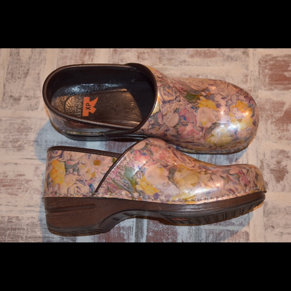 Dansko- floral