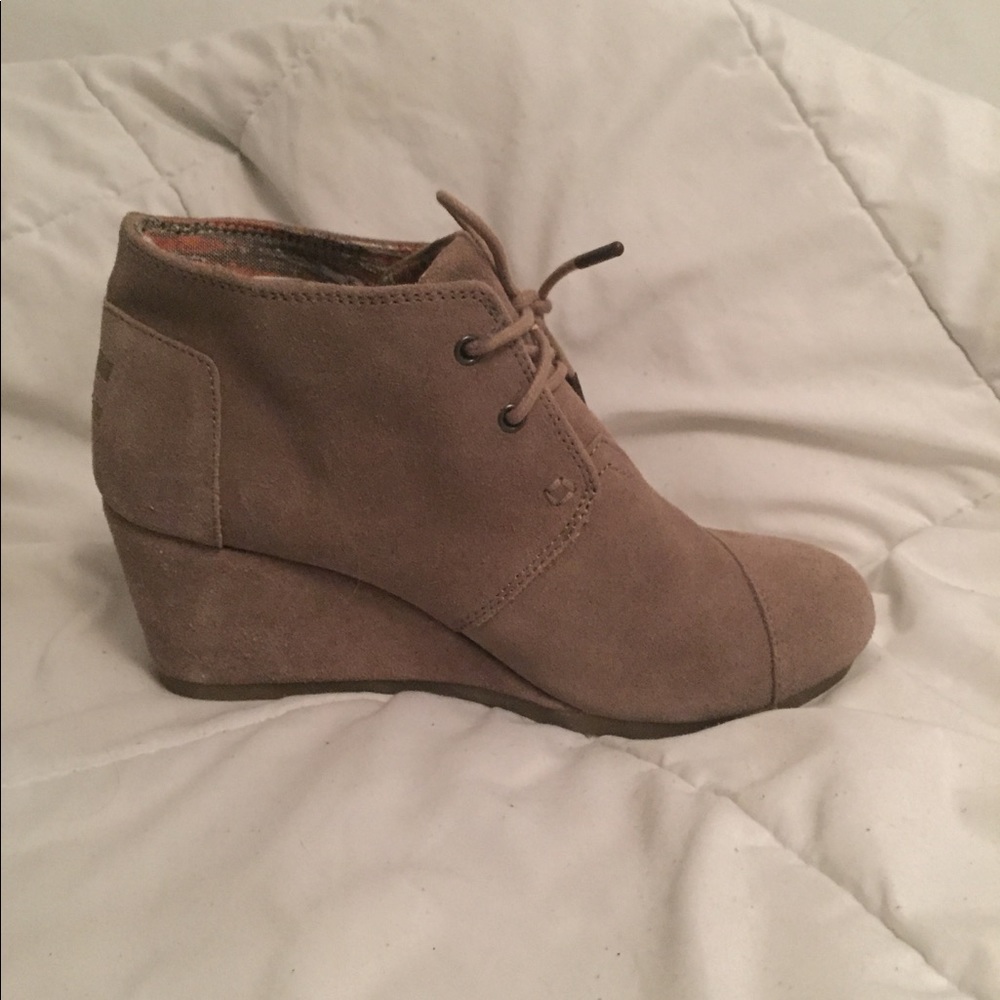 TOMS wedges!