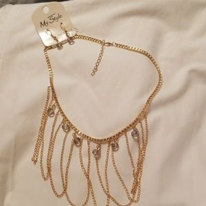 Necklace and earring set