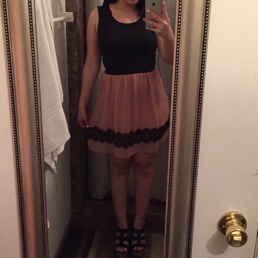 Dress - Picture 2 of 3