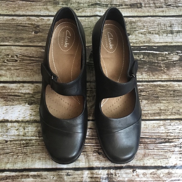 clarks shoes with velcro