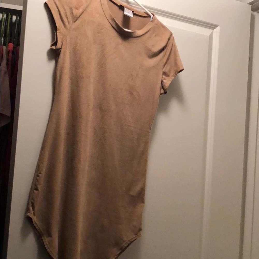 Tan short dress velvet.
